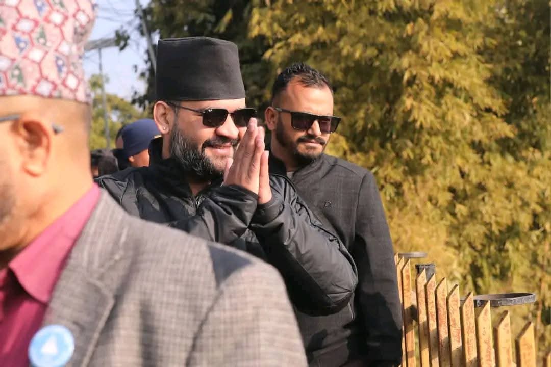 इलाम पुगे बालेन, सुरु गरे घरदैलो